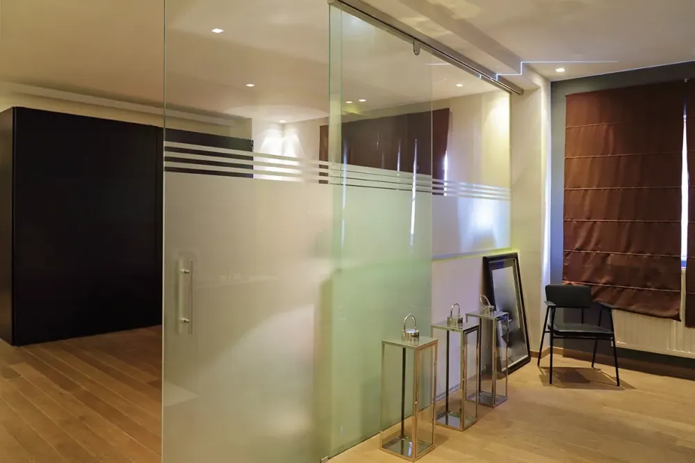 cloison-modulaire-verre-cabinet-medical